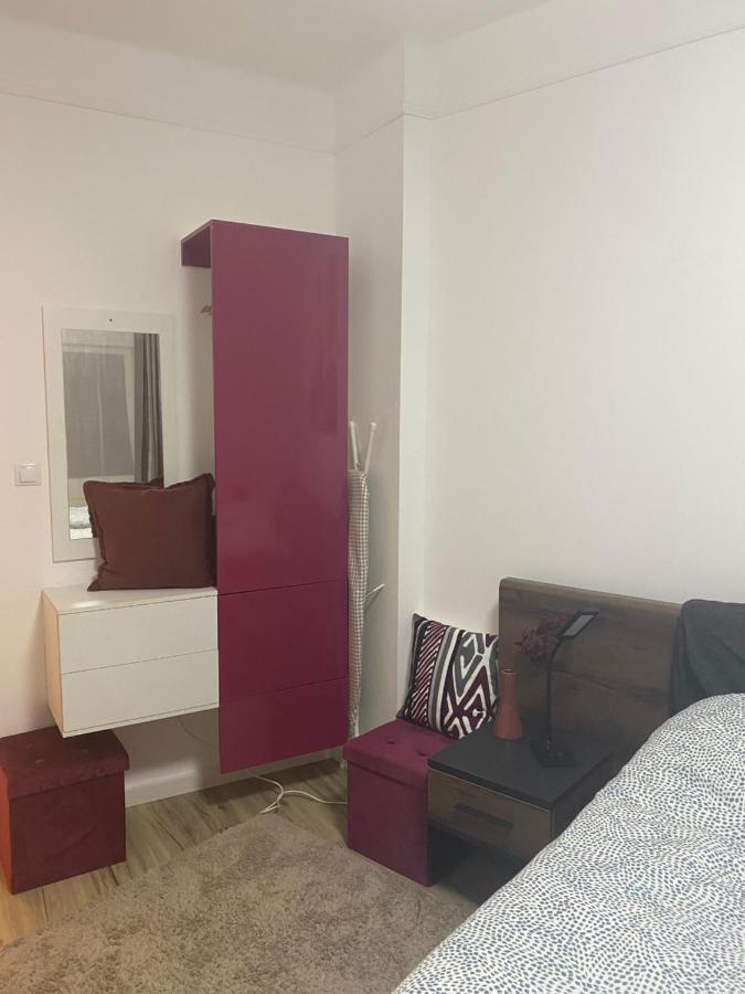 Tatra Apartment By The Danube Fully Accessible Budapest Eksteriør billede
