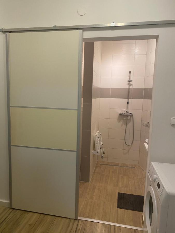 Tatra Apartment By The Danube Fully Accessible Budapest Eksteriør billede